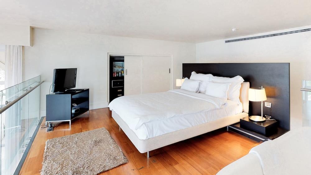A'jia Otel